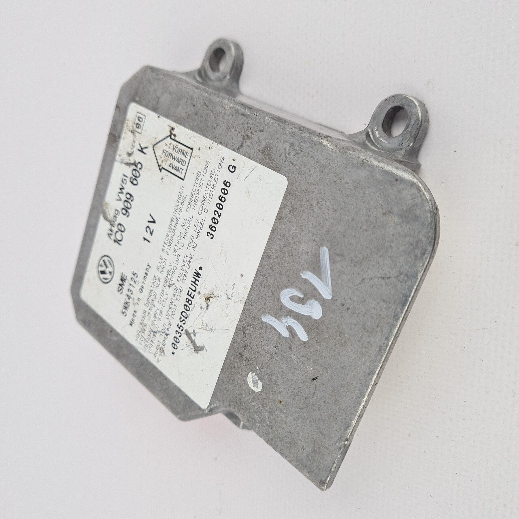 VW 5Z/2I Airbagsteuergerät 1C0909605K